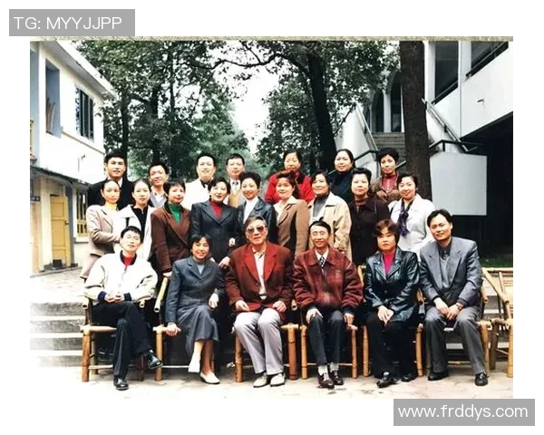 克罗斯马塞洛不莱梅传奇重逢，白衣飘飘的年代再续绿茵情缘